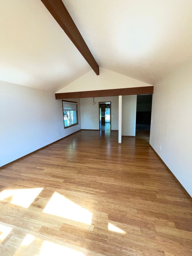 Photo - Cute Home with large yard in Hillsboro