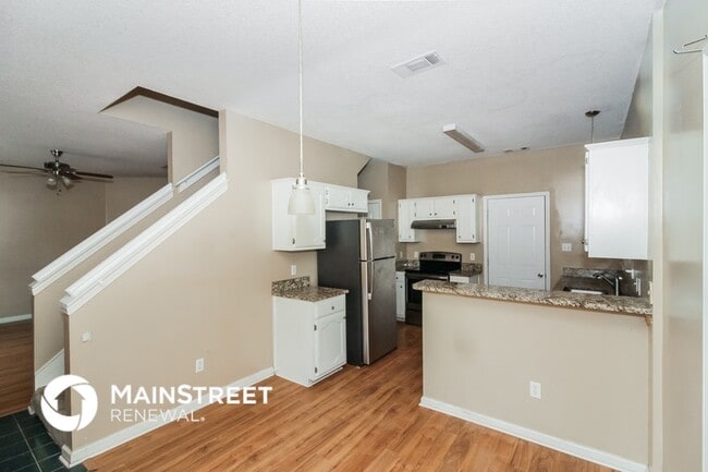 Photo - 768 Breeze Way