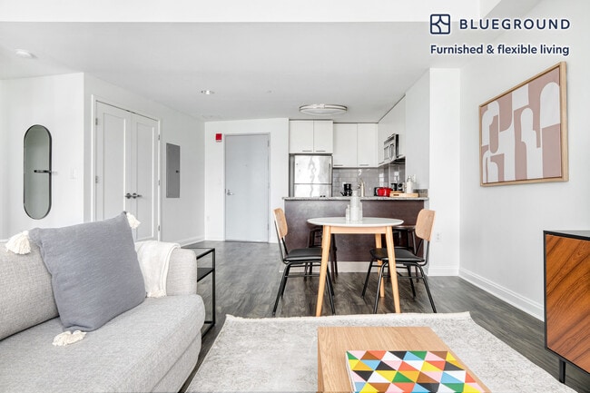 Photo - 285 Third St Unidad FL6-ID592