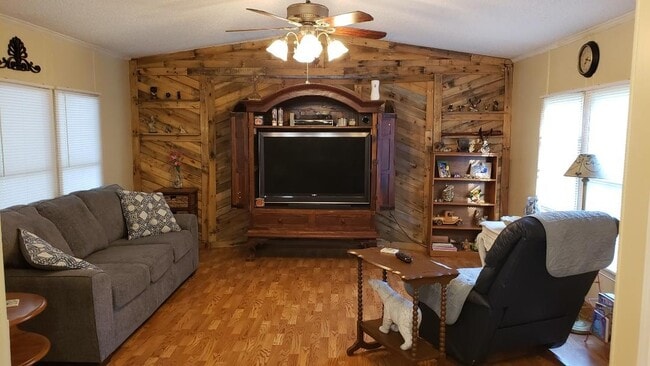 Building Photo - 15064 W Beaver Dr Rental