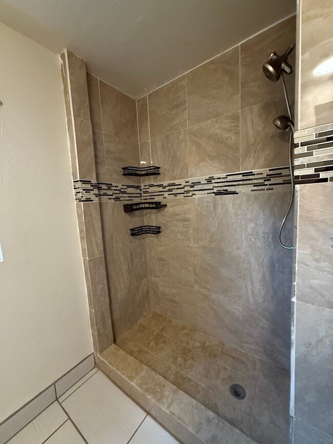 Photo - Beautiful 3-Bedroom Home in Shafter!!!! Spacious Layout, Basement, Carport & Large Backyard! Prim...