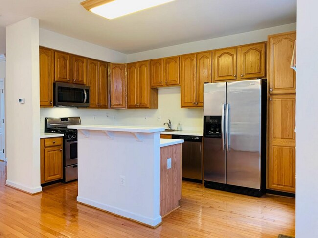 Photo - 978 Herons Run Ln