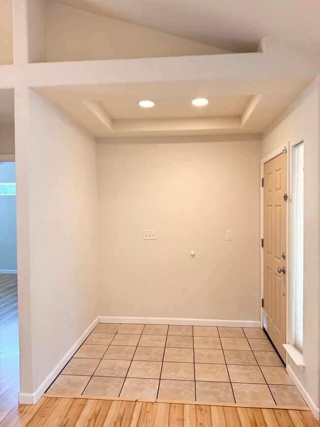 Photo - 1822 Heller Ln