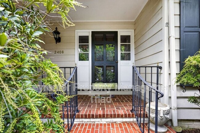 Photo - 2408 Hawthorne St