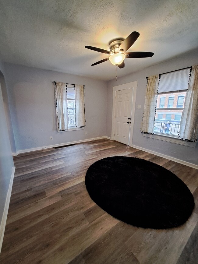 Photo - 120 S Monmouth St