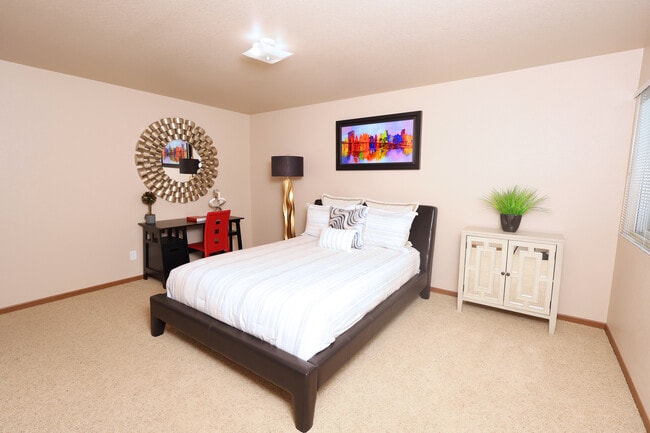 Photo - Stone Pointe Apartments