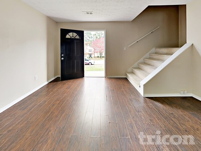 Photo - 3326 Newbury Rd