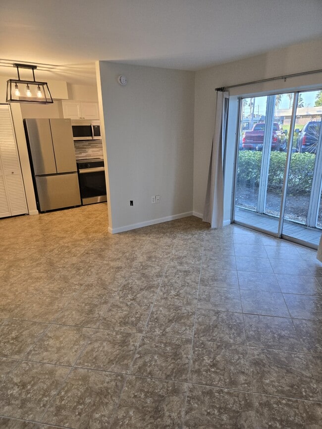 Photo - 2304 Ringling Blvd Unit #117