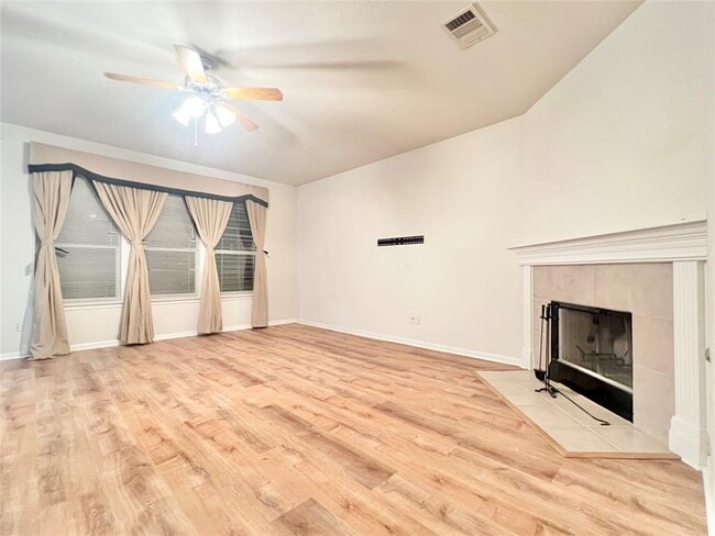Photo - 1103 Apollo Ln