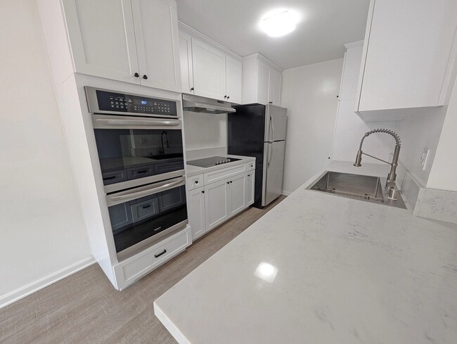 Photo - 118 S Wetherly Dr Unidad 210