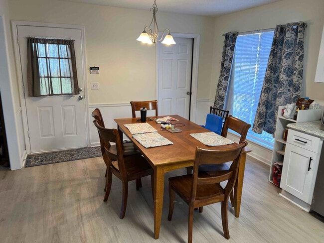 Photo - 206 Buckston Ct