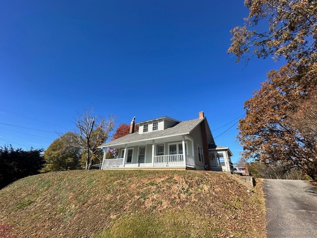 Building Photo - NEW RENTAL LISTING - NO HUD NO SECTION 8