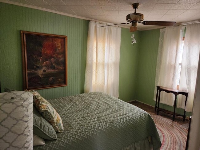 Photo - 956 Circle Dr