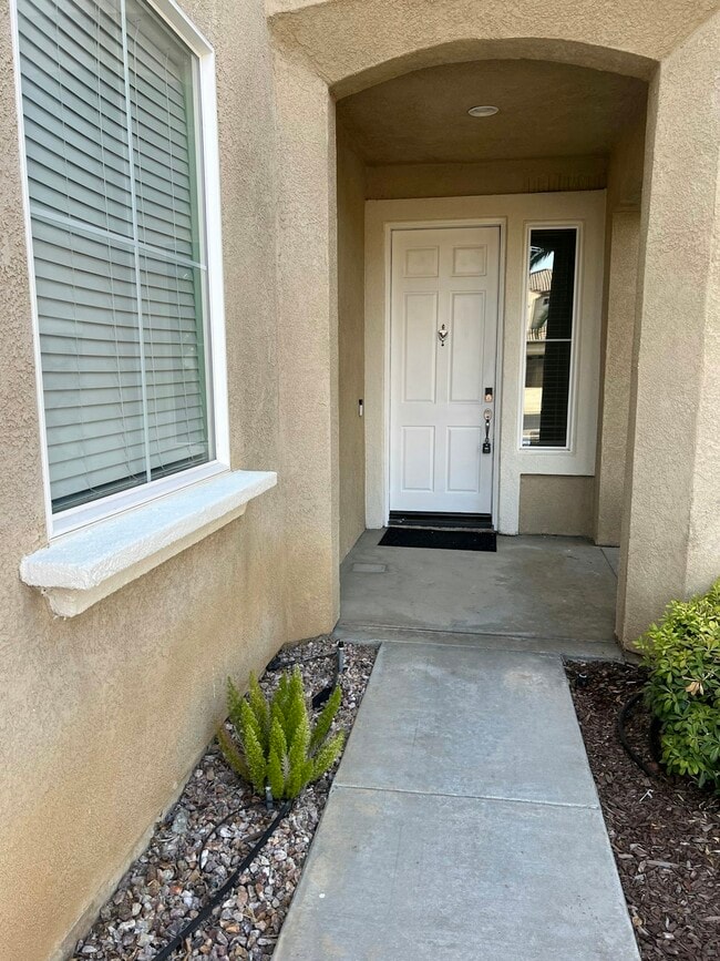 Photo - 23990 Hollingsworth Dr