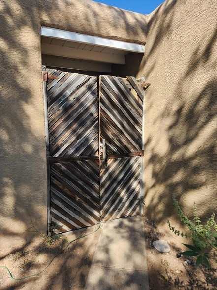 Photo - 1217 Girard Blvd NE