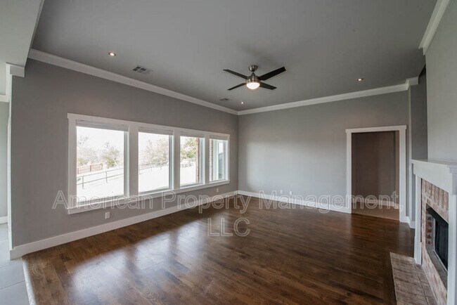 Photo - 8442 N 77th E Ave