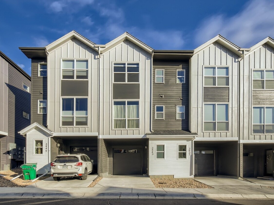 New Townhome with Private Patio - New Townhome with Private Patio