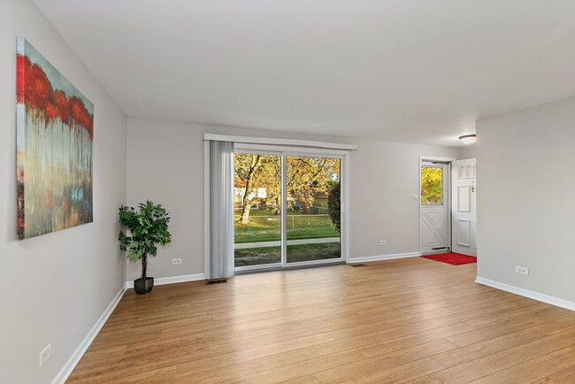 Photo - 1303 Yarmouth Ct