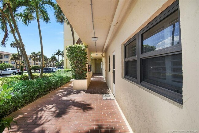 Photo - 7410 S Ocean Dr Unit 107