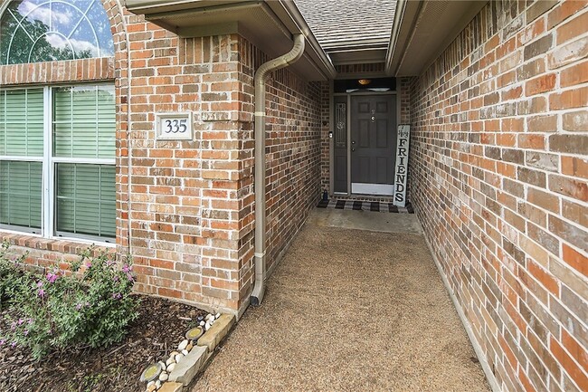 Photo - 335 Robelmont Dr