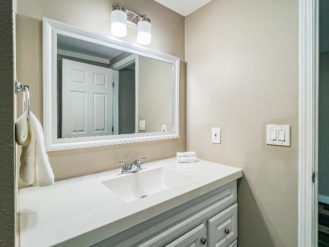 Photo - 385 Kahoolawe St Casa