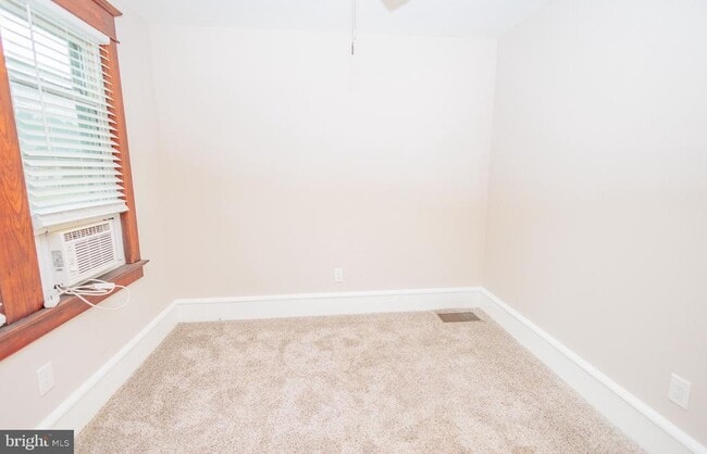 Photo - 11 Sewell St Unit A (DOWN)