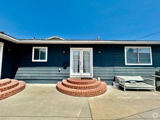 Building Photo - NB T LA 5128 Unit A Rental