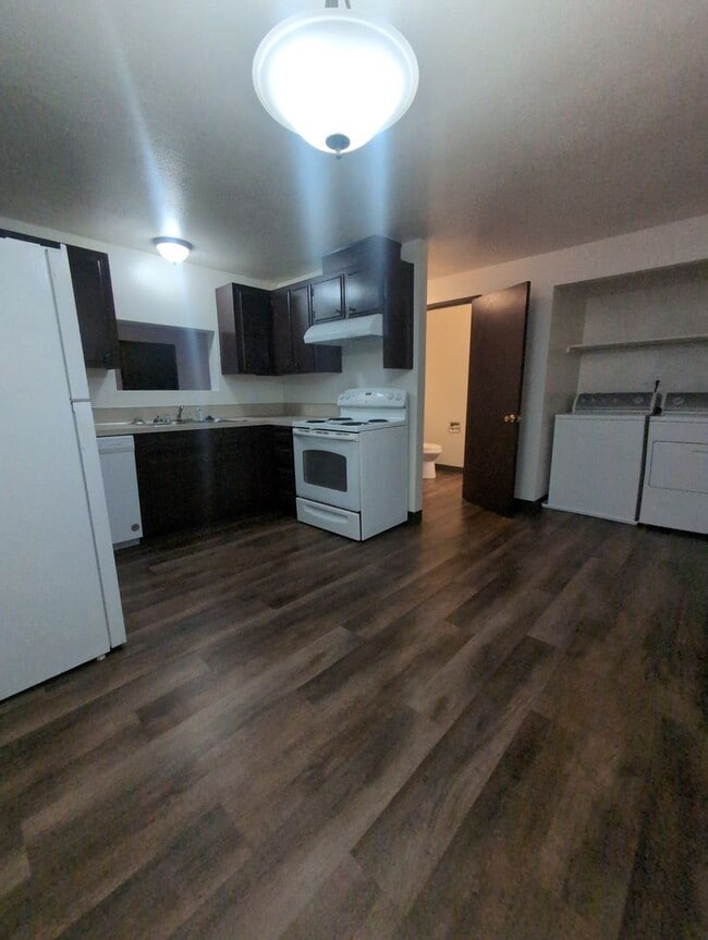 Building Photo - 1221 SE Godsey Rd Unit Condo #13