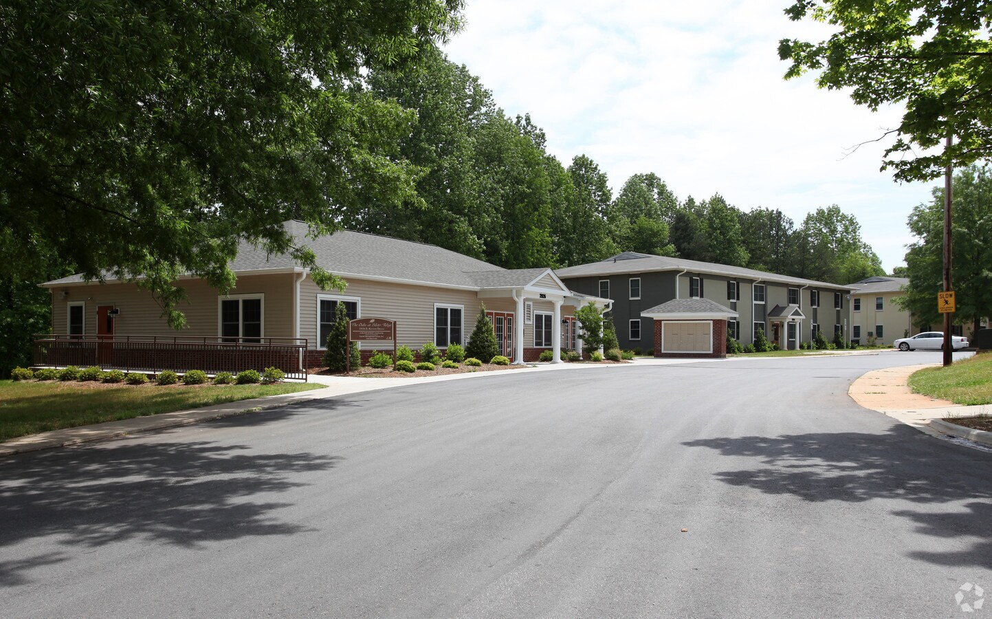 The Oaks at Silver Ridge - The Oaks at Silver Ridge Apartments