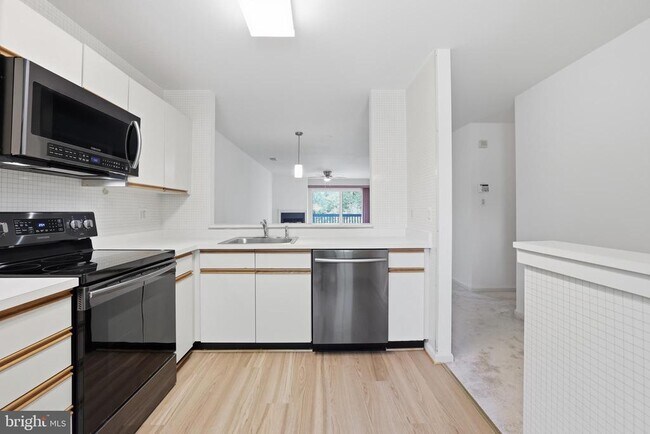 Photo - 2844 Yarling Ct