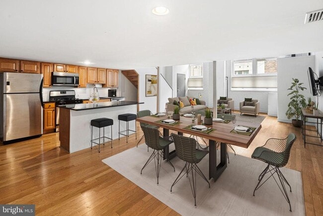 Building Photo - 810 N Hancock St Unit 02