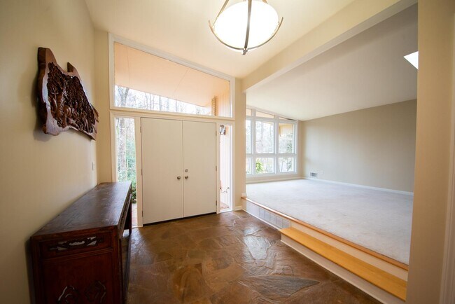 Photo - 6495 Vernon Woods Dr NE