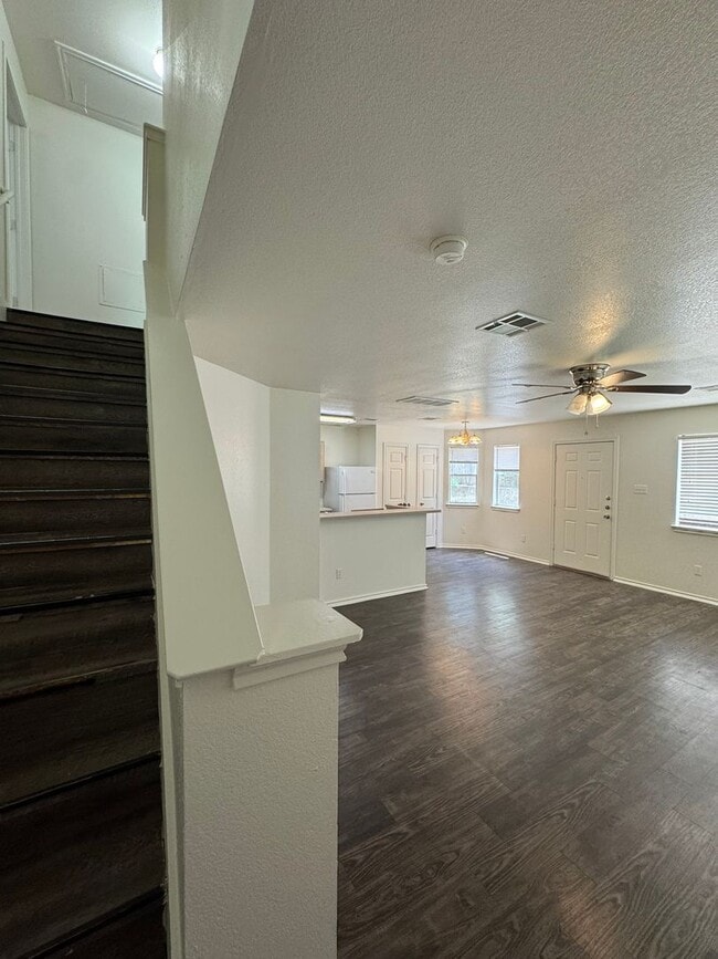 Photo - 933/935 Unidad 935 Sagewood Trail