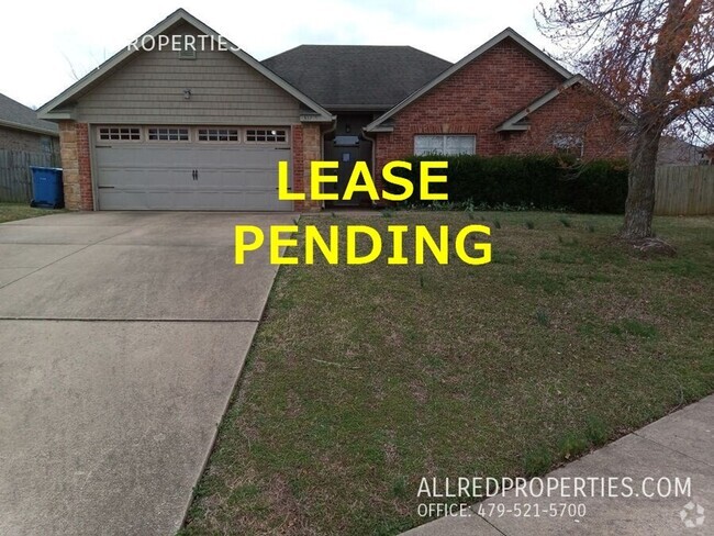 Building Photo - 4 Bedroom 2 Bath in Bentonville More Photo... Rental