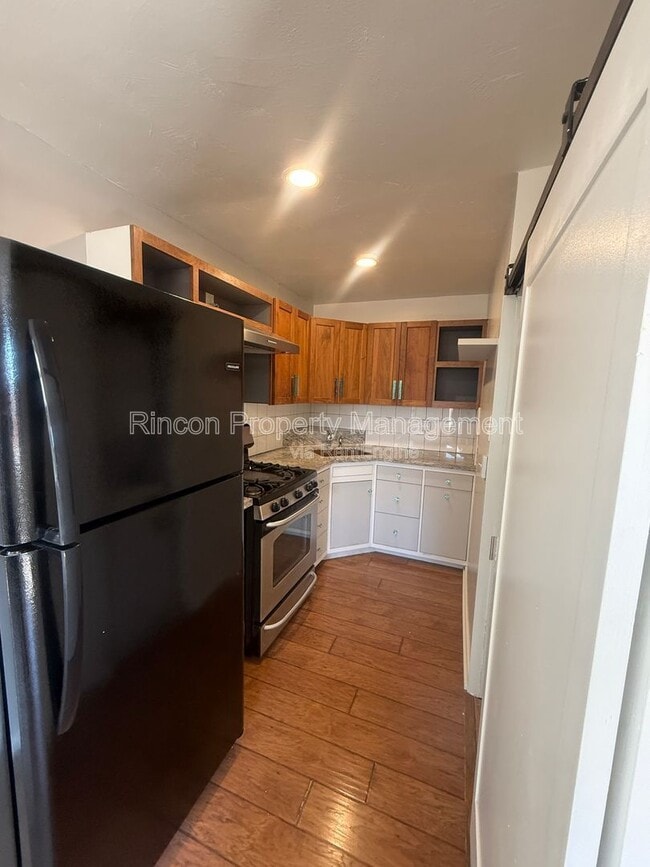 Photo - 2810 Sherwin Ave Unit B