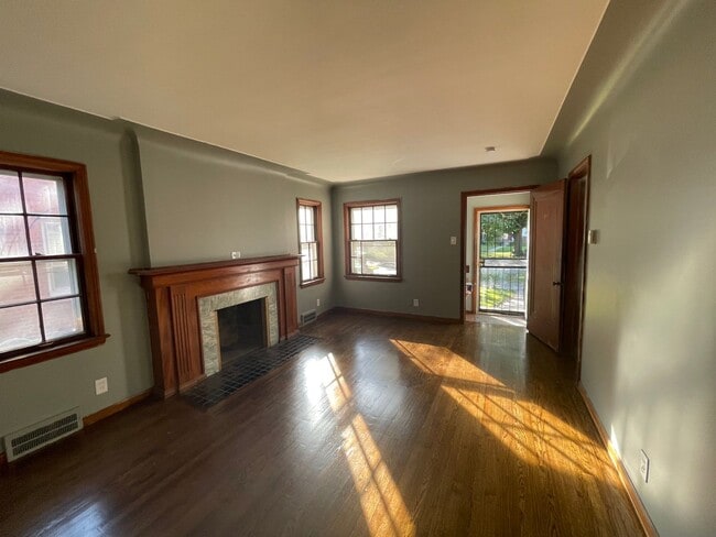Photo - Showing Sat @ Noon!! New floors, paint etc! You'll love this house!!