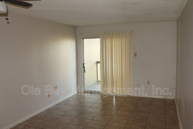 Photo - 233 Riverbend Dr