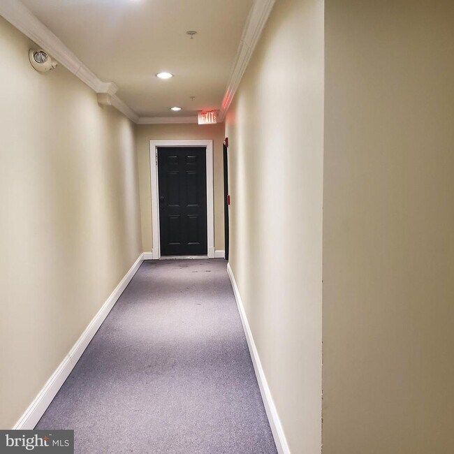 Building Photo - 5611 5th St NW Unit 21