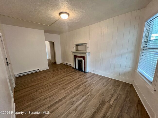 Photo - 1405 Linden St