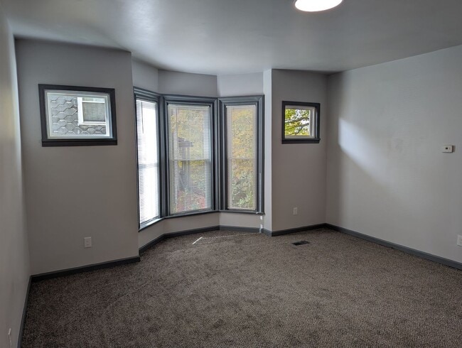 Photo - 473 Walnut St Unit Apt 2