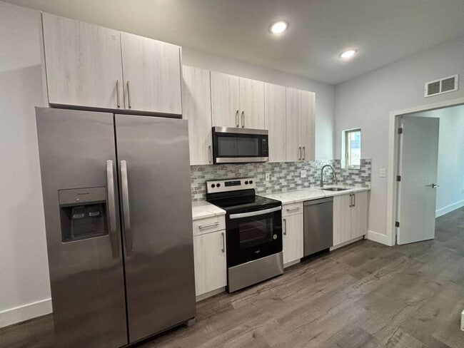 Photo - 2252 N Delhi St