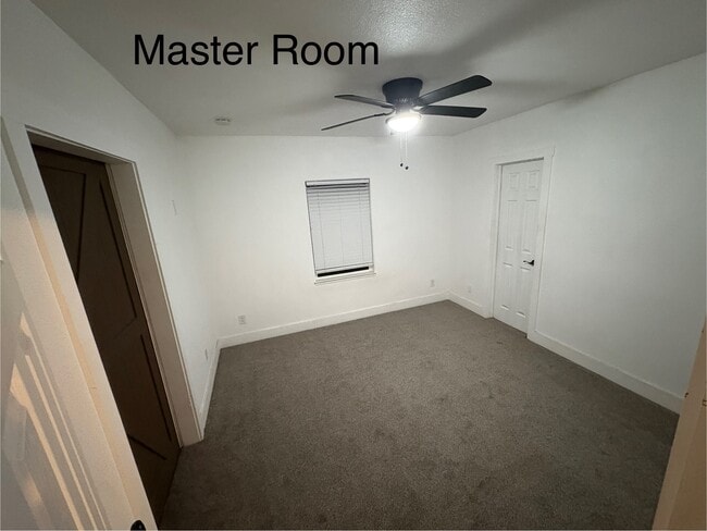 Photo - 8022 S Willow St