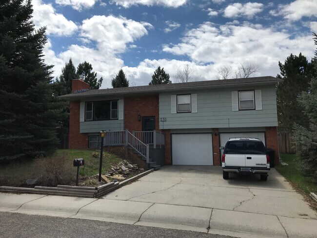 Photo - 131 Sherwood Cir