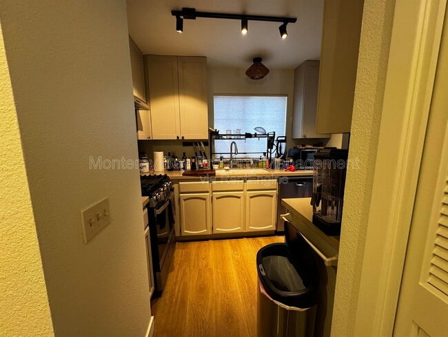Photo - 706 Crocker Ave