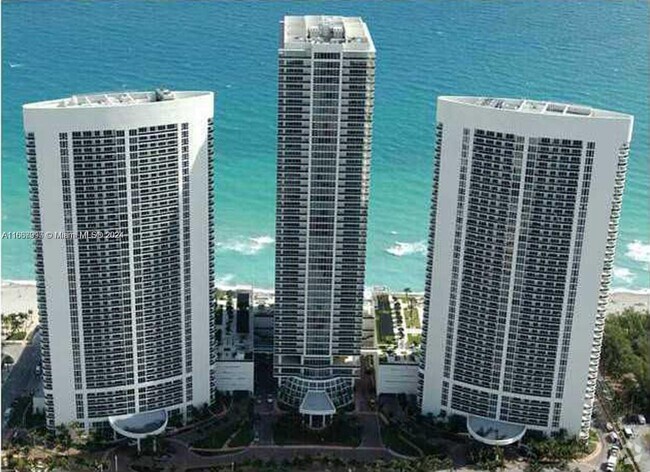 Building Photo - 1800 S Ocean Dr Unit #2208 Rental