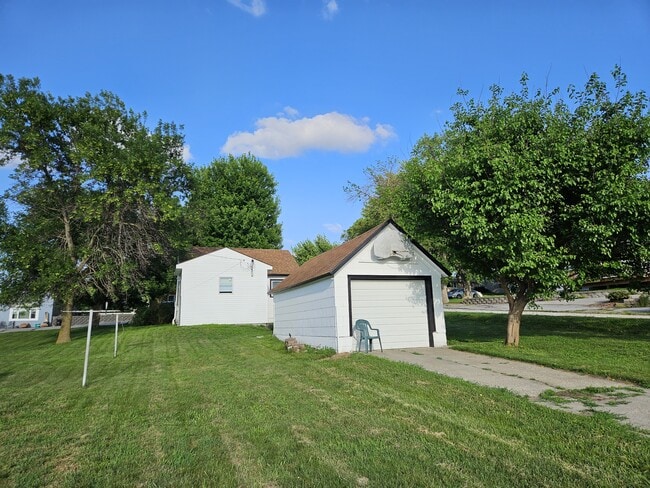 Photo - 521 Main St