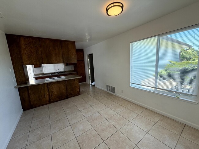 Photo - 951 Sloat Dr