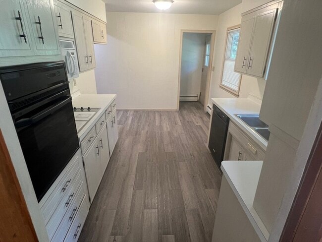 Photo - 1643 Stanbridge Ave House