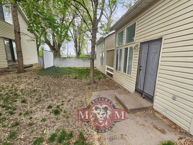 Photo - Spacious 3 Bd 2.5 Bath Townhouse in Bountiful
