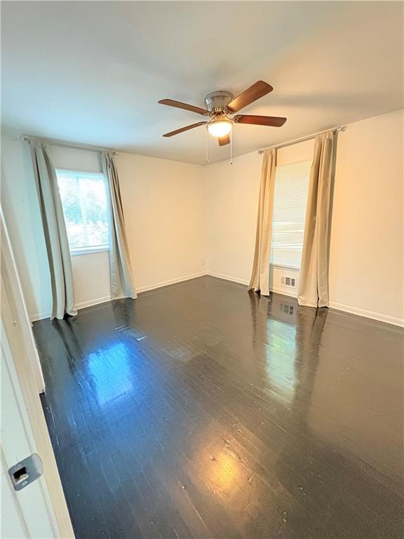 Photo - 850 James St NW